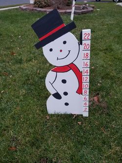 LAWN SNOWMAN WITH MEASURING STICK