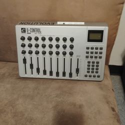 Evolution U-Control UC-33