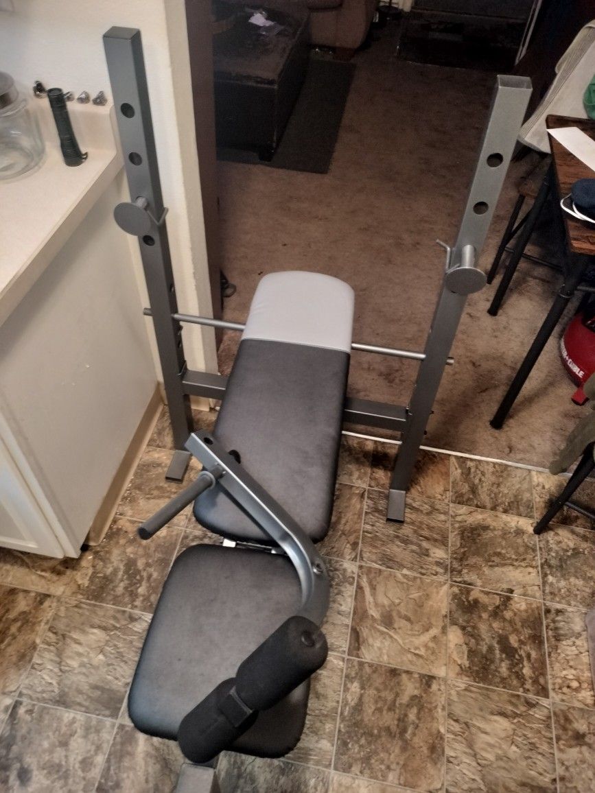 Weight Bench 