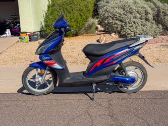 Panther Lithium Electric Scooter / Moped – Clean – Needs Battery