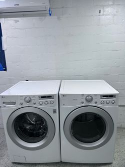 LG WASHER AND DRYER SET