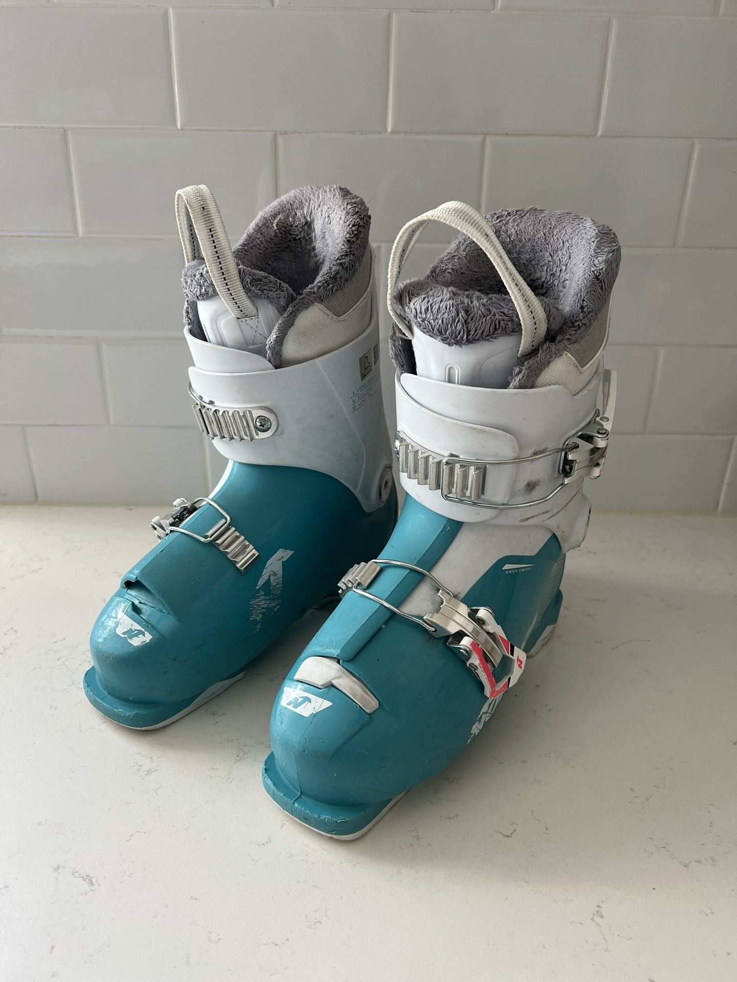 Kids Ski Boots - Size 21.5