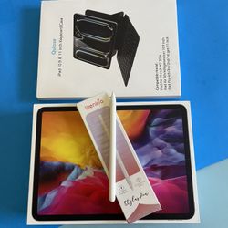 Apple iPad Pro 11” 2nd generation 128GB WiFi + Cellular / unlocked with keyboard and pencil 