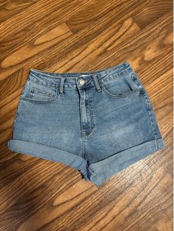 Forever 21 * Woman’s Low Cut Denim Jean Shorts * Waist 28.