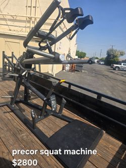 Precor Squat Plate Loaded Gym Equipment Exercise Fitness Machine