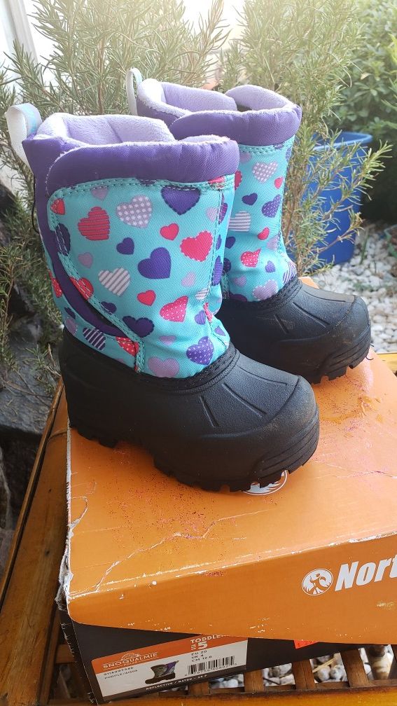 Toddler snow boots size 5