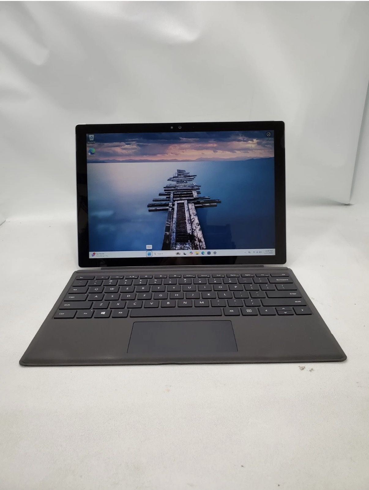 Microsoft Surface Pro 3 1631 Intel i5-4300u 8GB RAM 256GB SSD Windows Pro 11