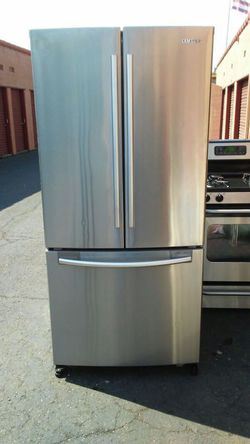 Refrigerador MARCA Samsung 3 puertas medida 33x69 Delivery free