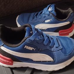 Boys Puma Shoes $8