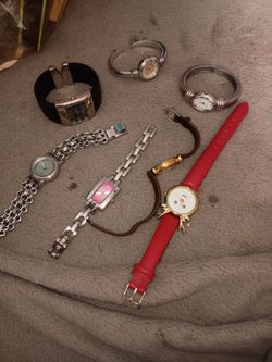 women's wrist watches seven of them $5 each