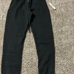 Fear of God Essential Sweatpants )Read Description) 