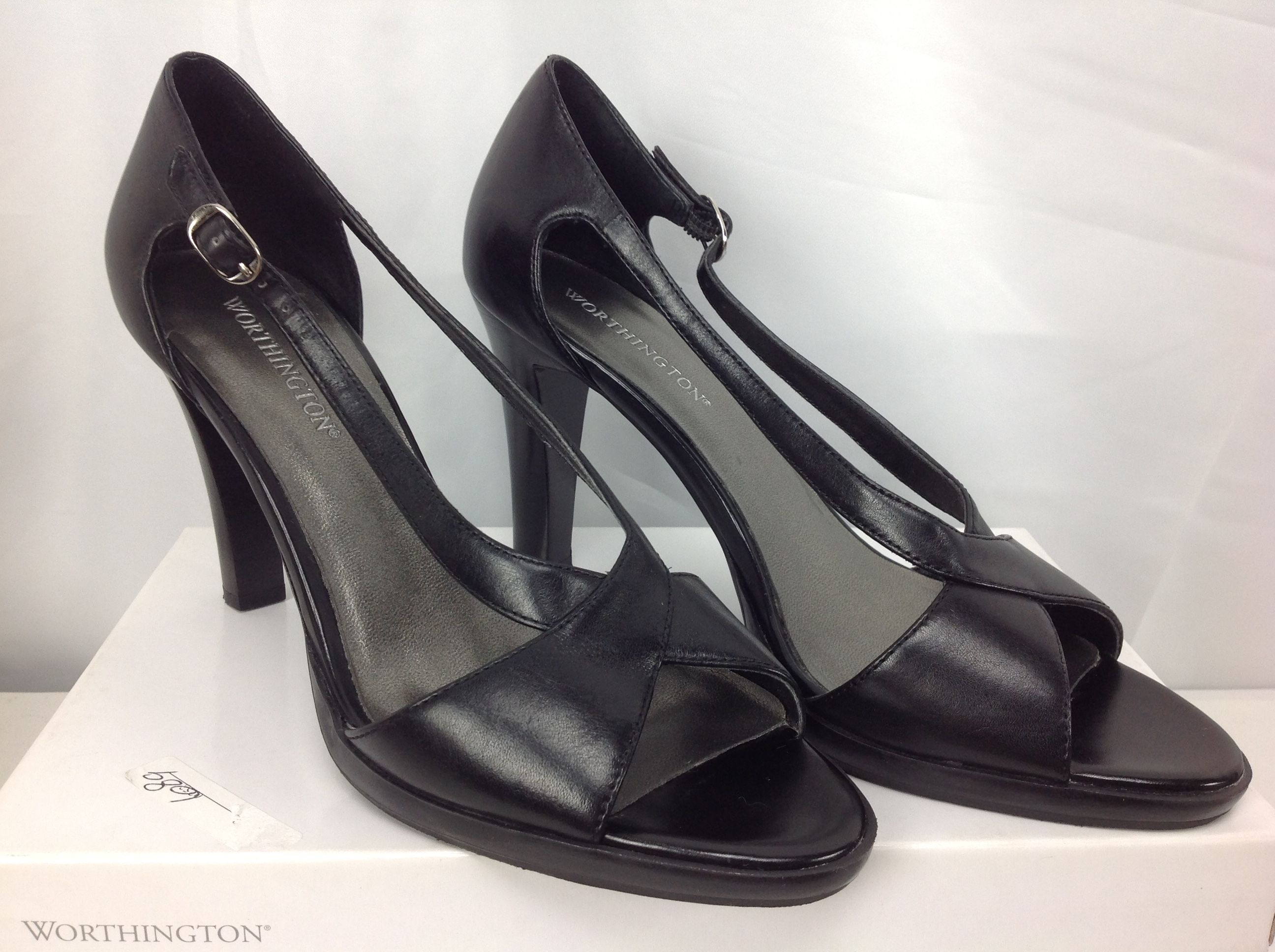 Worthington Women's 7.5 Black Leather Heels