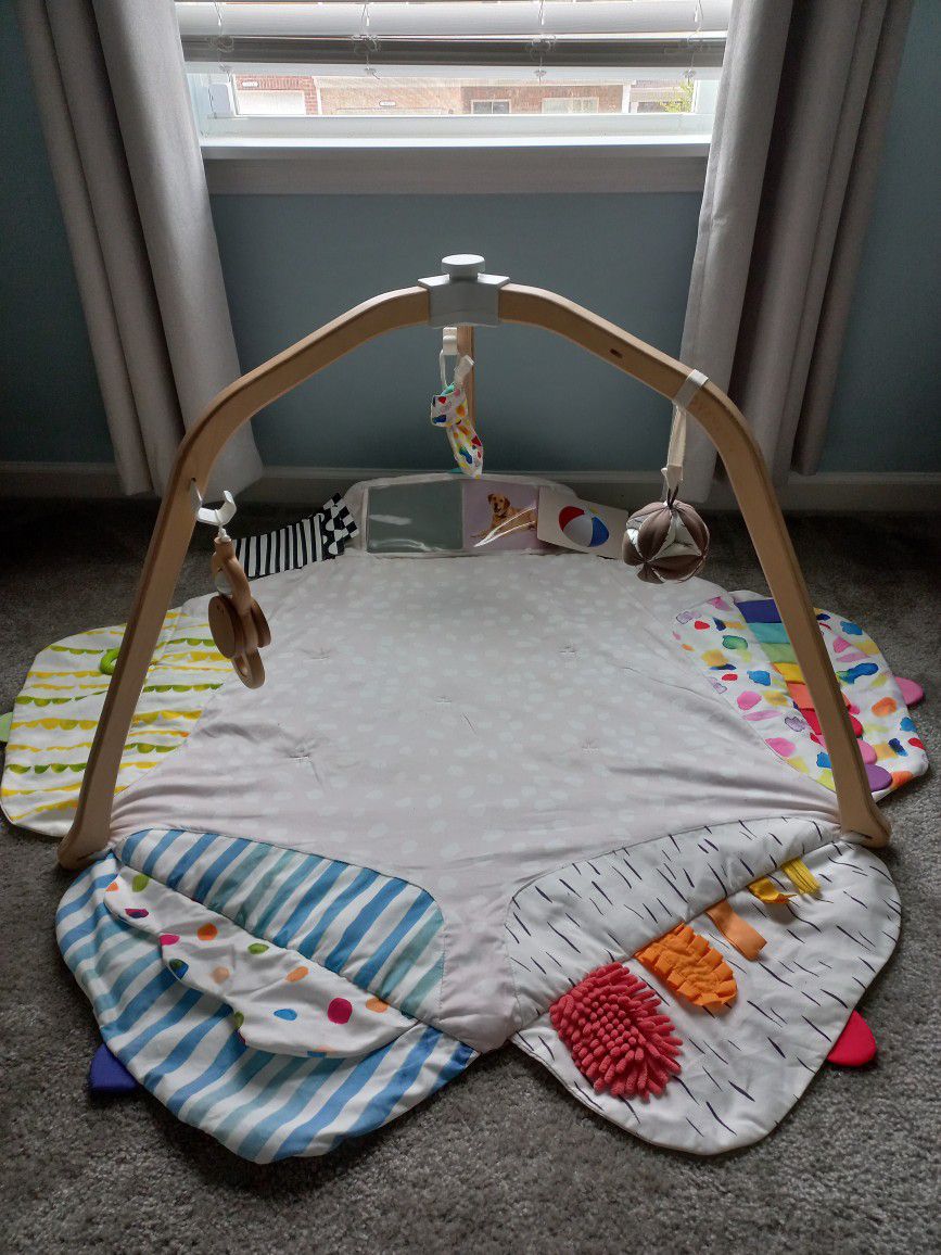 Lovevery Baby Play Mat / Play Gym 