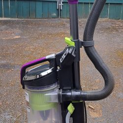 Bissell Vacuum Cleaner 