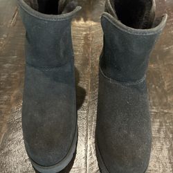 Ugg NEW Kristin Boots Size 8