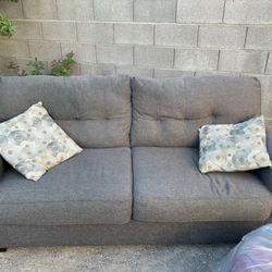Great condition grey couch 