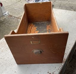 10 Drawers Or Storage Boxes Available