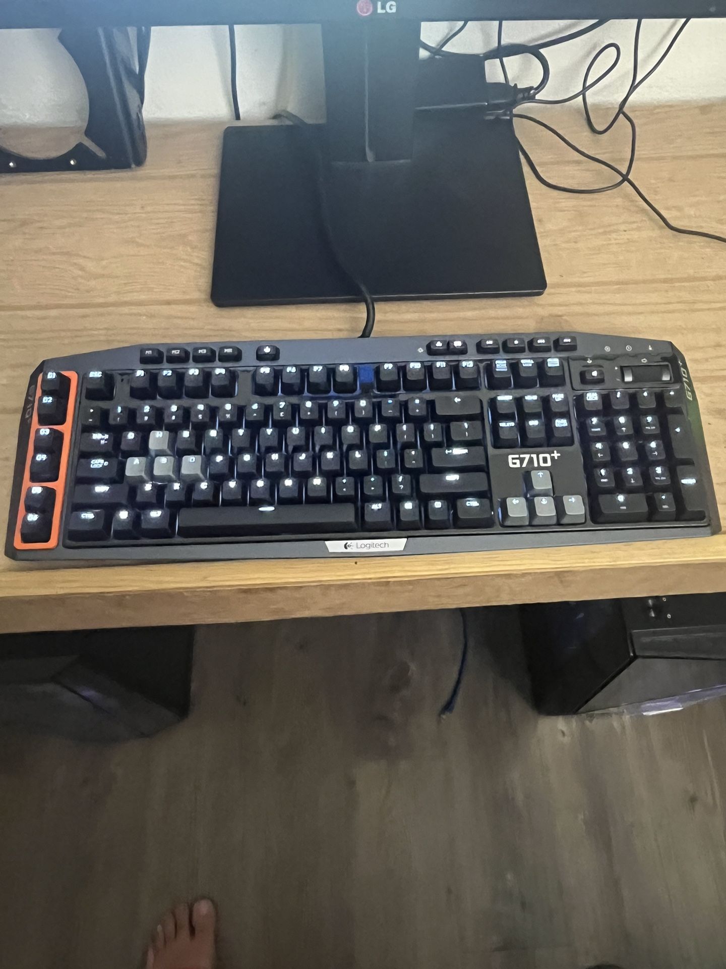 Gaming keyboard brand new Logitech g710+