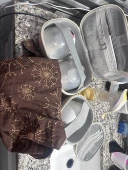 momcozy pump and medela hand pump 