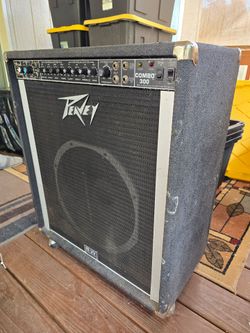 PEAVEAY 300 Bass/Guitar Amp