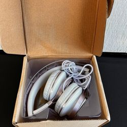 Rose Gold MS300 wired headphones