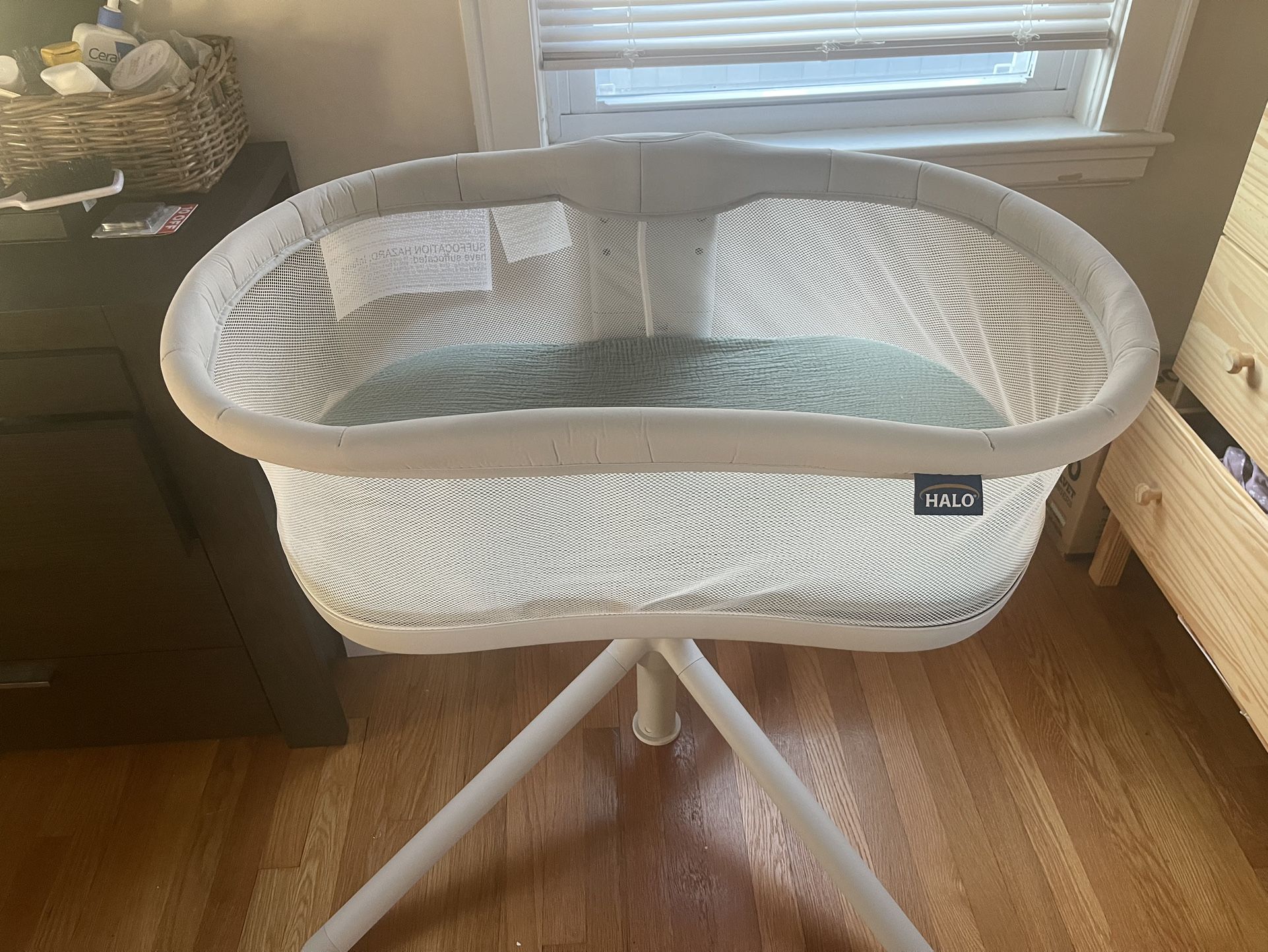 Halo bassinet