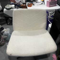 MOVING SALE MUST GO CRISS CROSS SWIVEL CHAIR