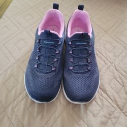 Shoe Skechers Size 6
