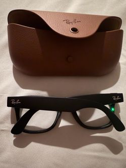 Ray-Ban Smart Glasses with Case