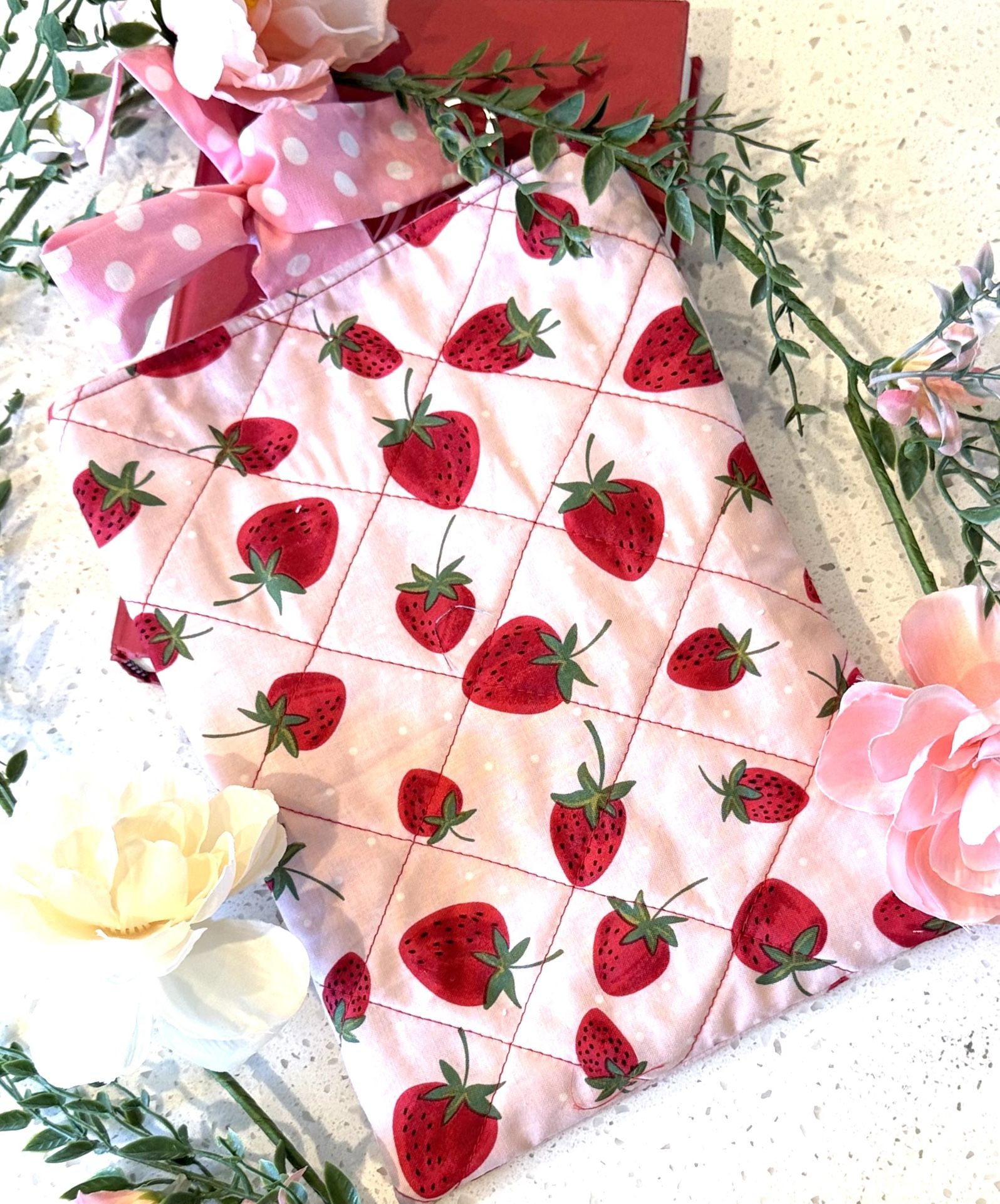 Book Kindle Sleeve Bag Cover 10.5 X 8in Strawberry Fabric Padded Quilted NEW Handmade Pink Red Summer Spring Lined Bags. Strawberries Fruit