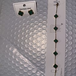 Gold & green clover bracelet & earrings set. 