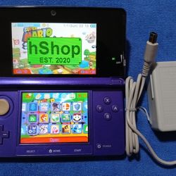 Nintendo 3DS Purple With Charger And Games Inside. Works 