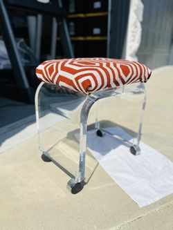 ✨AKKO LUCITE Vanity Stool…CUSTOMIZABLE ✨