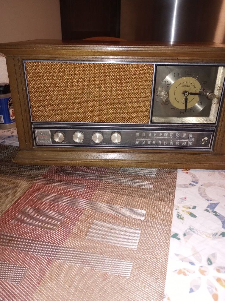 1960sGE AM&FM Alarm Clock Radio Dual Speakers Solid State #C2560A!!OBO!!