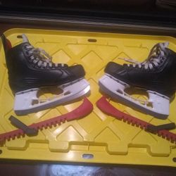 Bauer Hockey Skates BNIB -- Size 5 Supreme One20 Jr