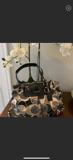 Shoulder Bag Double Handle Black Color: Beige, Tan, Gray (2 handle straps need repai