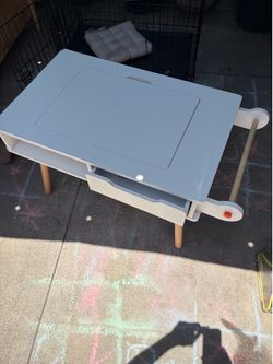 Play table by Baniromay