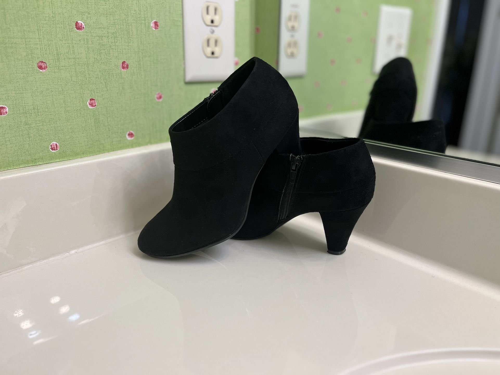 X.APPEAL SUEDE LIKE DRESS BOOTIES
