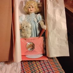 Paradise Galleries,Porcelain Doll