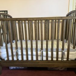 C&B Archway Crib - Gray Stain 