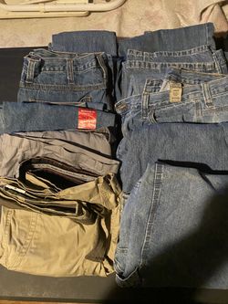 D .. Lot of Blue Jeans 32 & 34