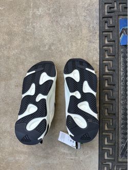 YEEZY 700 MNVN