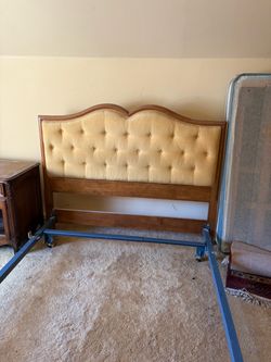 SOLID WOOD FULL/QUEEN  HEADBOARD AND METAL FRAME
