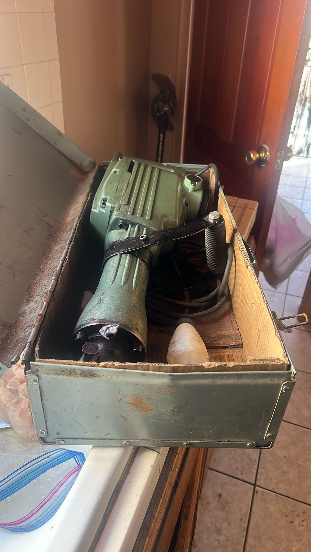 Hitachi Hex Demolition Jack Hammer 