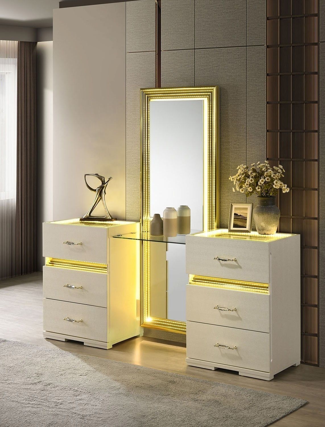 Contemporary Glam Vanity Set with LED lighting