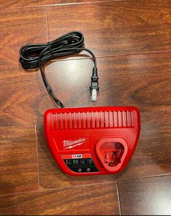 Milwaukee M12 Charger