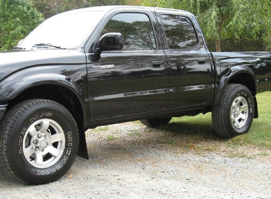 ✔️For Sale✔️2001✔️Toyota Tacoma black color 
