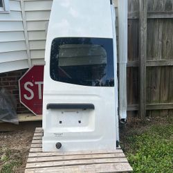 2014 nissan nv 3500 back driver side door