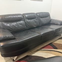 PRICE DROP ! Black Leather Couch. PRICE DROP!
