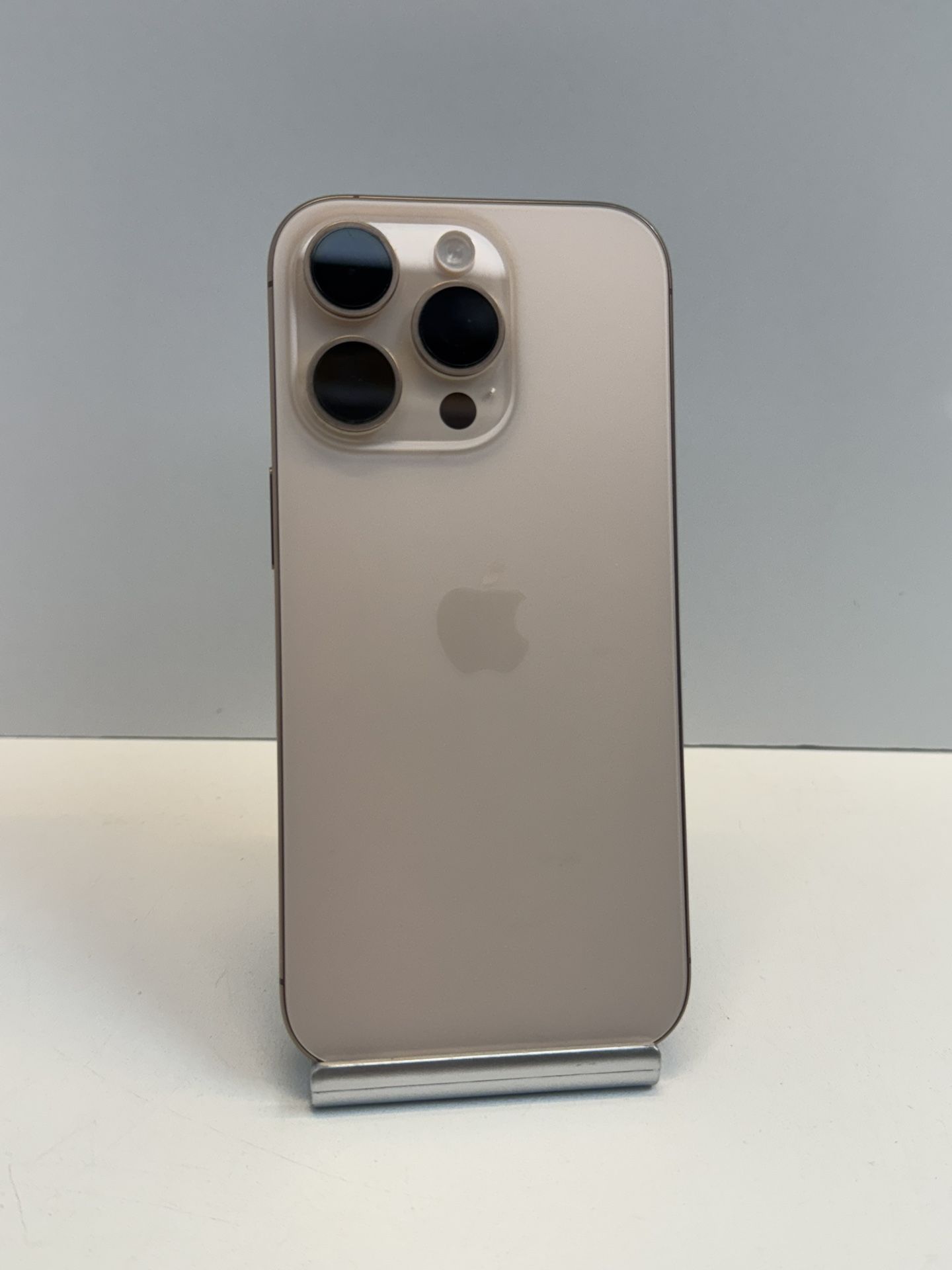 Apple iPhone 16 PRO 128gb. ( Unlocked Cellphone )